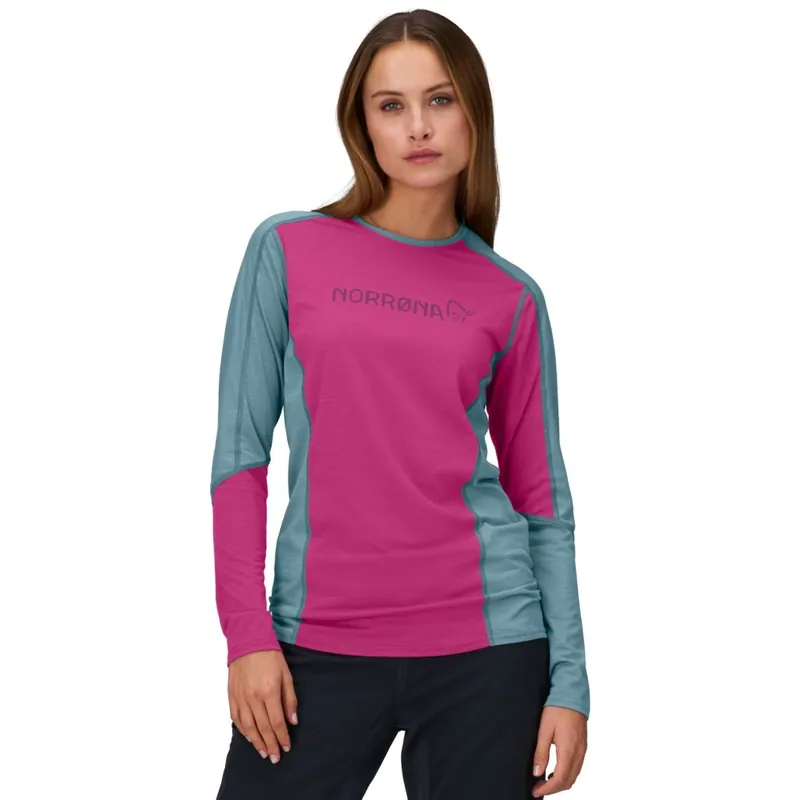 Norrona falketind equaliser merino round Neck Langarmshirt Damen - Festival Fuchsia Preisreduziert