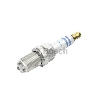 Neu Im Sortiment BOSCH 0 242 235 715 - Zündkerze
