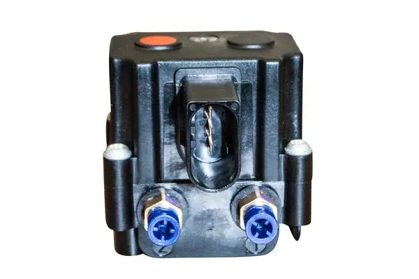 TRUCKTEC AUTOMOTIVE 08.30.058 - Wegeventilblock, Luftfederung Bestseller