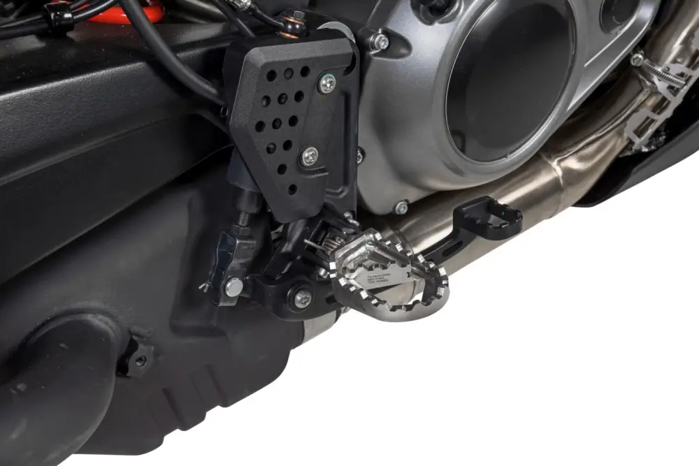 Fernreisefußrasten *Works* für Harley-Davidson RA1250 Pan America Nur Für Kurze Zeit