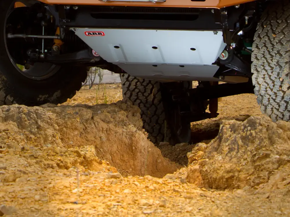 ARB Unterfahrschutz Isuzu D-Max, -12/‘11 Stahl 3mm, 4-teilig Finale Aktion