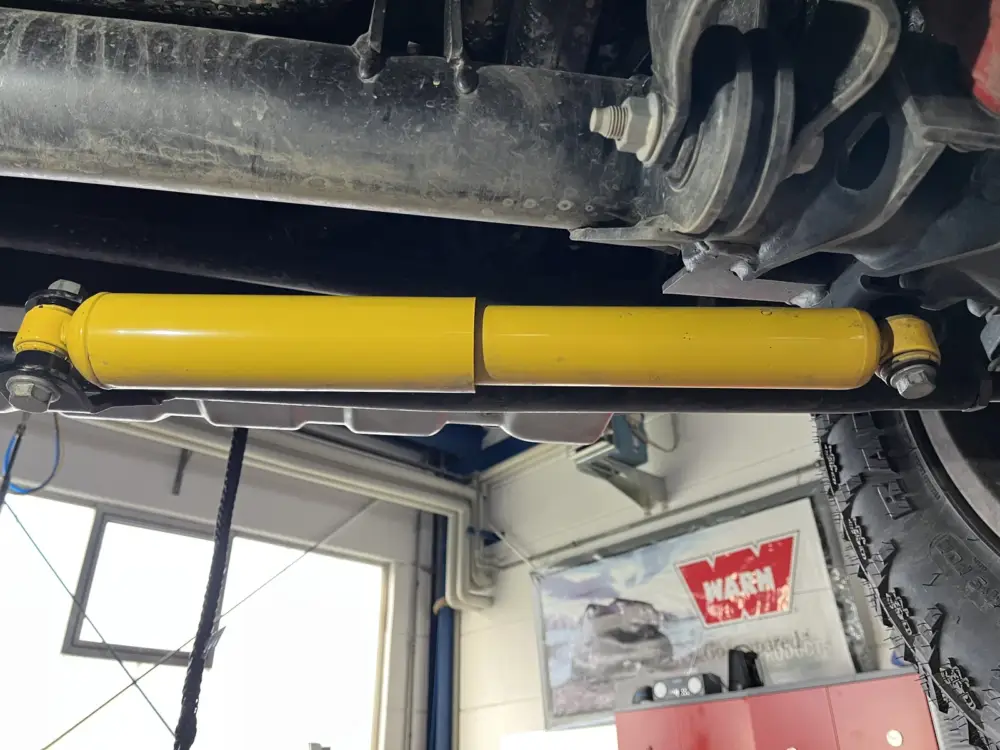 Begrenztes Angebot OME-Lenkungsdämpfer für Ineos Grenadier inkl. Montagekit und TÜV Teilegutachten